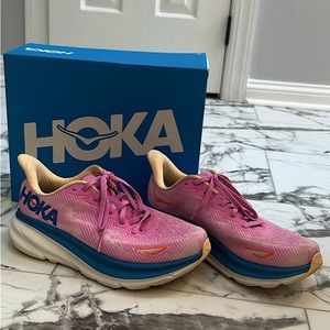 Like New Hoka Clifton 9 ‘s W’s Size 8